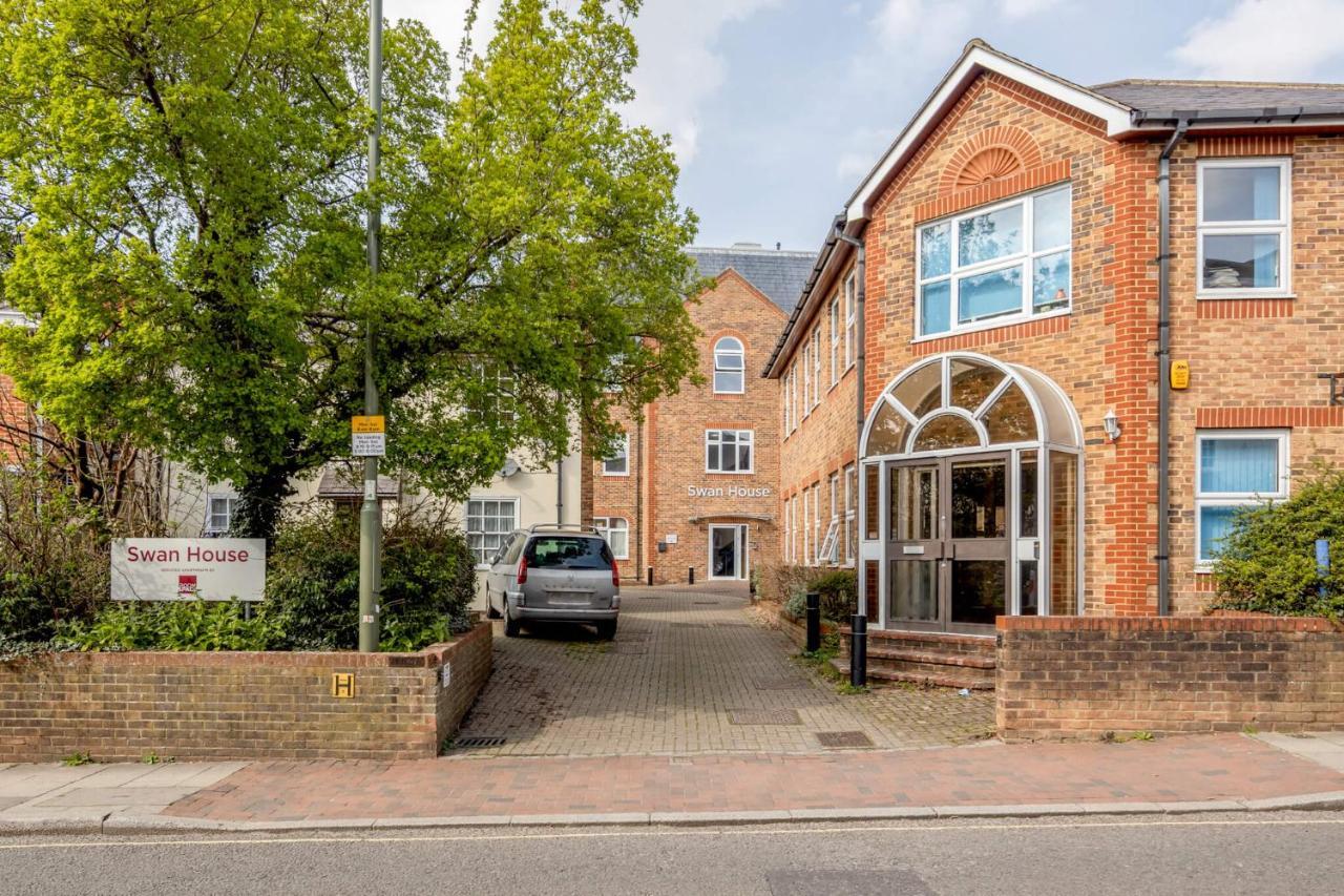 Roomspace Serviced Apartments - Swan House Leatherhead Exterior photo